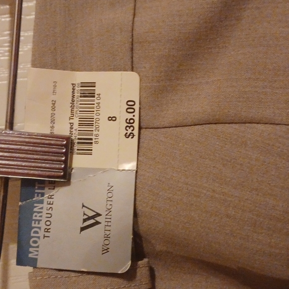 Worthington tan wide leg trousers. Front pockets and fuax back back pockets. - Picture 3 of 4
